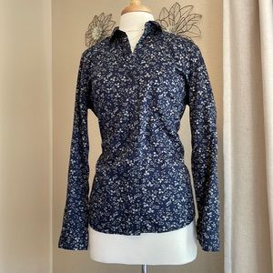 Gap Navy Floral Fitted Boyfriend button down